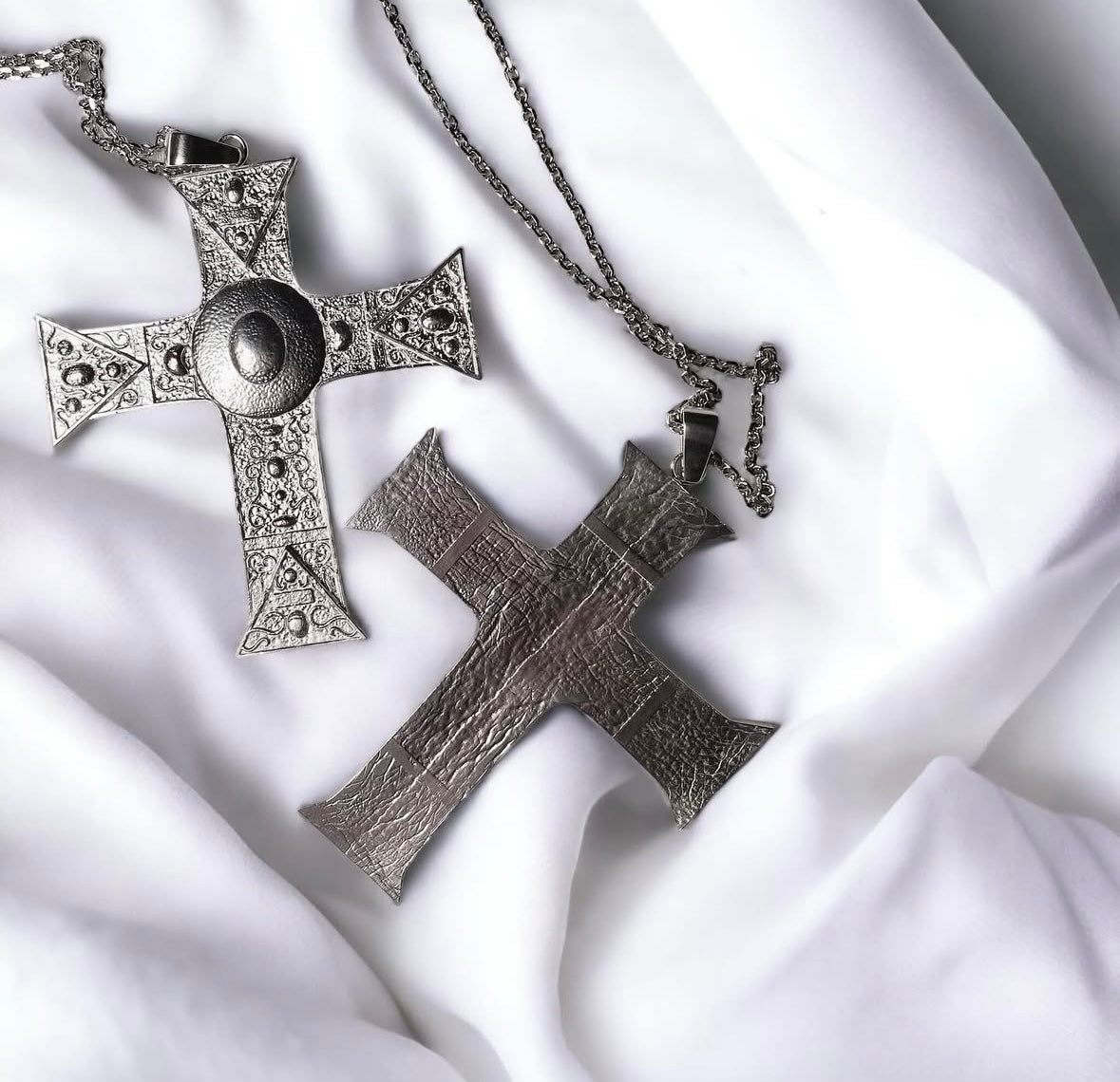 Crucis Pendant