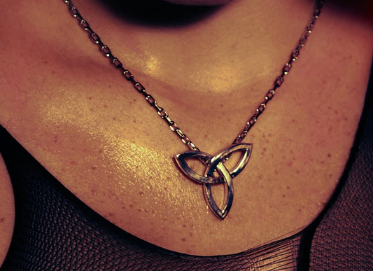 Lovers Knot Pendant